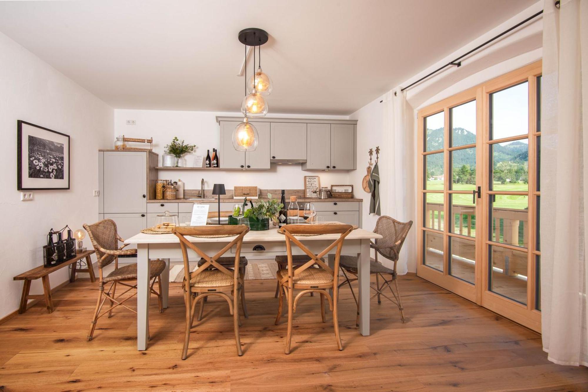 My Stay: Modern Alpine Retreat With Mountain Views